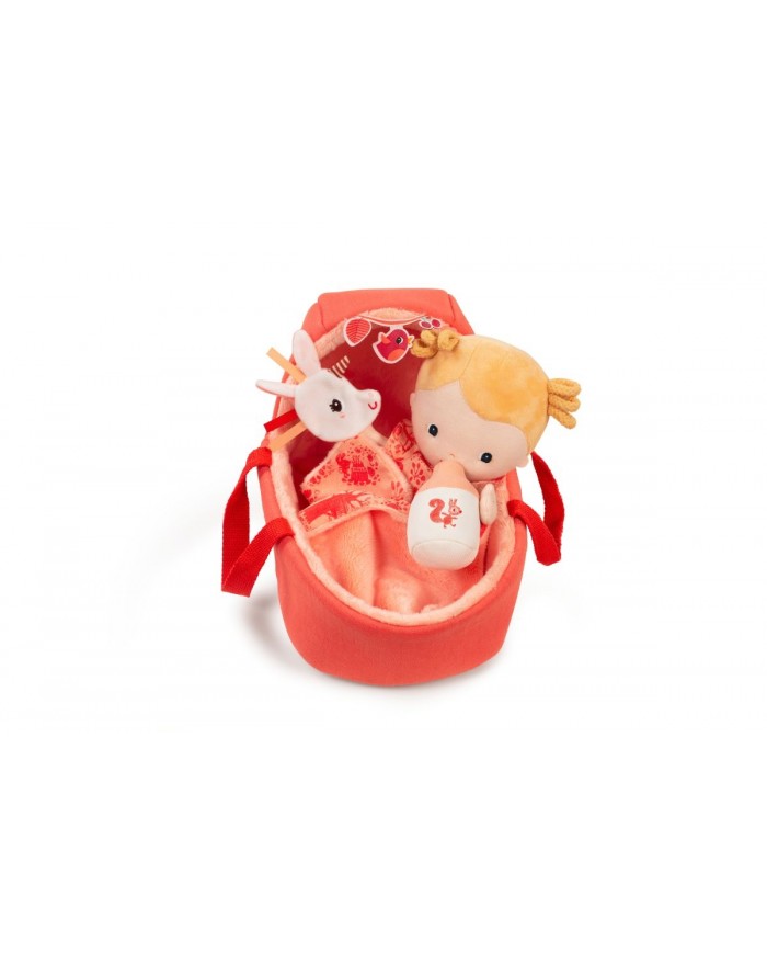 Bébé Lena et son couffin
