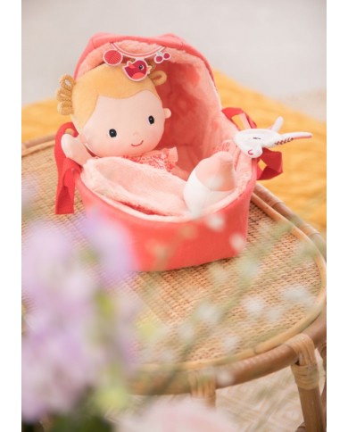 Bébé Lena et son couffin