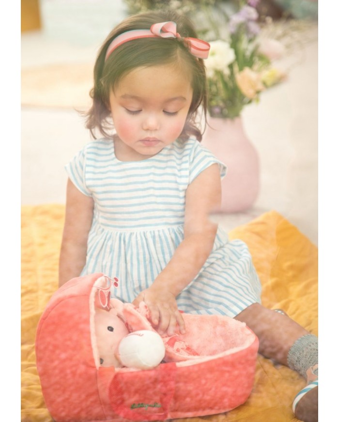 Bébé Lena et son couffin