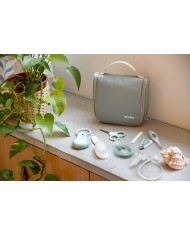 Trousse de soins nomade 9 accessoires vert sauge