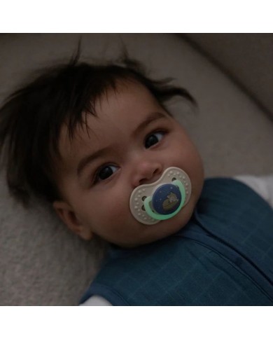 Sucette Dynamique 6-18 mois Nuit & Jour Girl