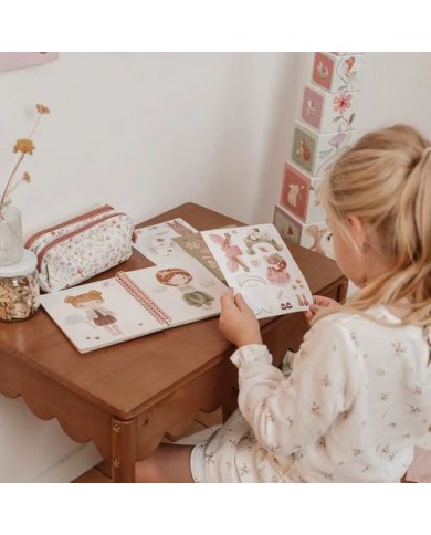 Livre d'habillage et d'autocollants - Fairy Garden