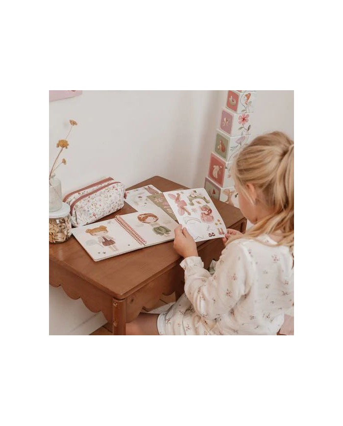 Livre d'habillage et d'autocollants - Fairy Garden