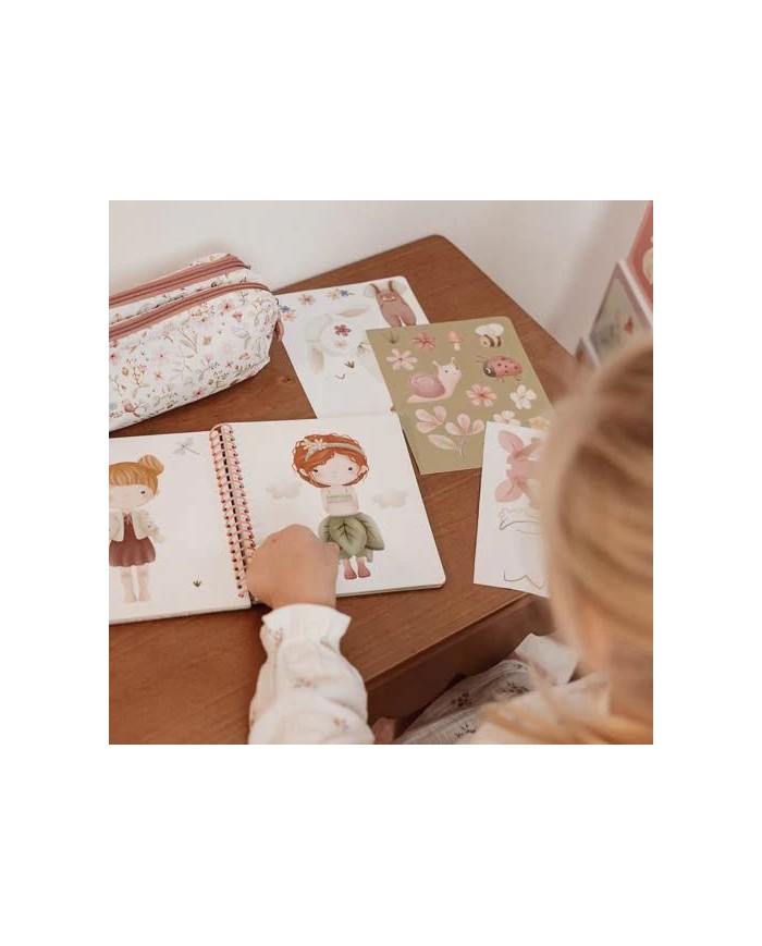 Livre d'habillage et d'autocollants - Fairy Garden