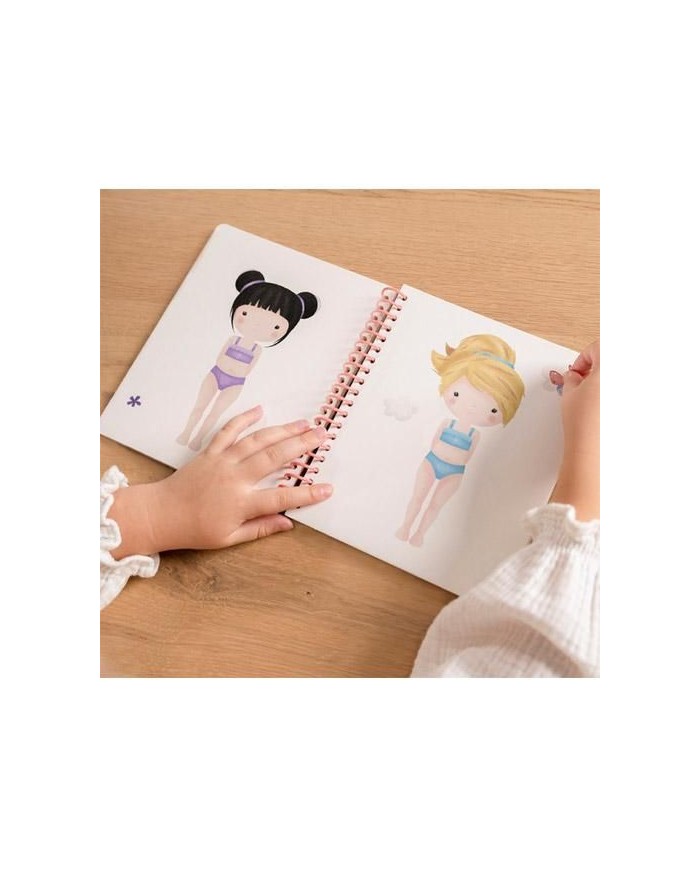 Livre d'habillage et d'autocollants - Rosa & Friends