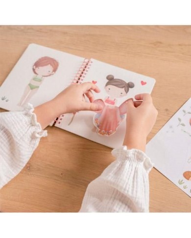 Livre d'habillage et d'autocollants - Rosa & Friends