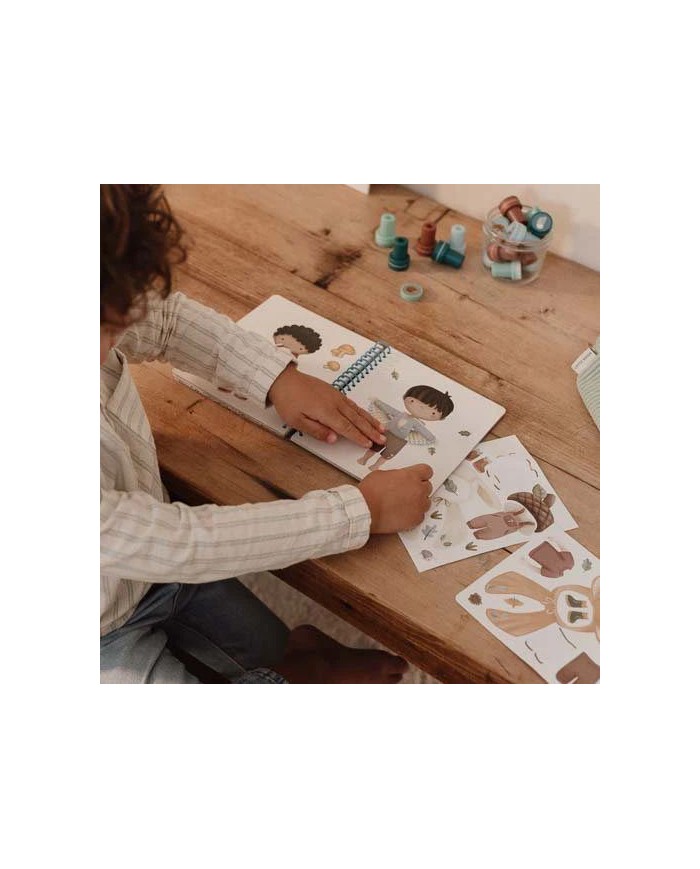 Livre d'habillage et d'autocollants - Forest friends