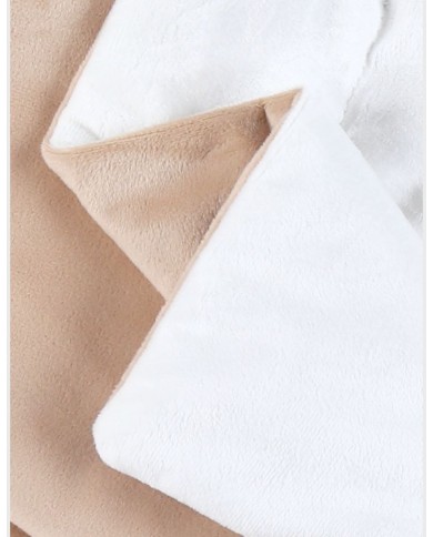 Couverture brodée écrue 75x100 cm en Veloudoux®